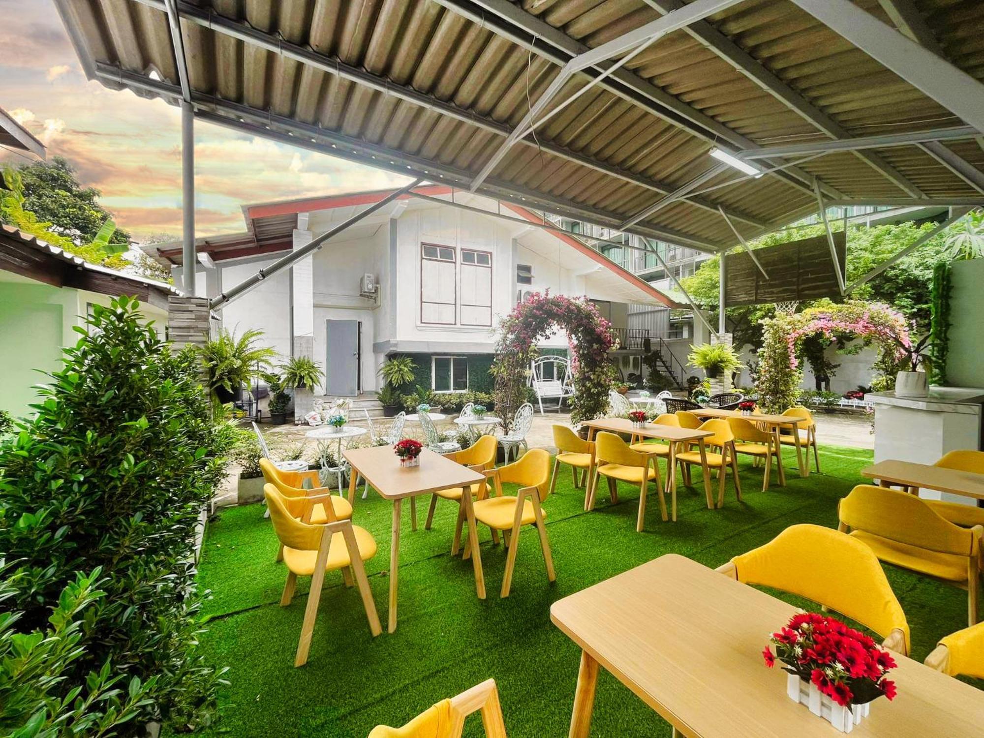 Magic Garden Residence Bangkok Luaran gambar